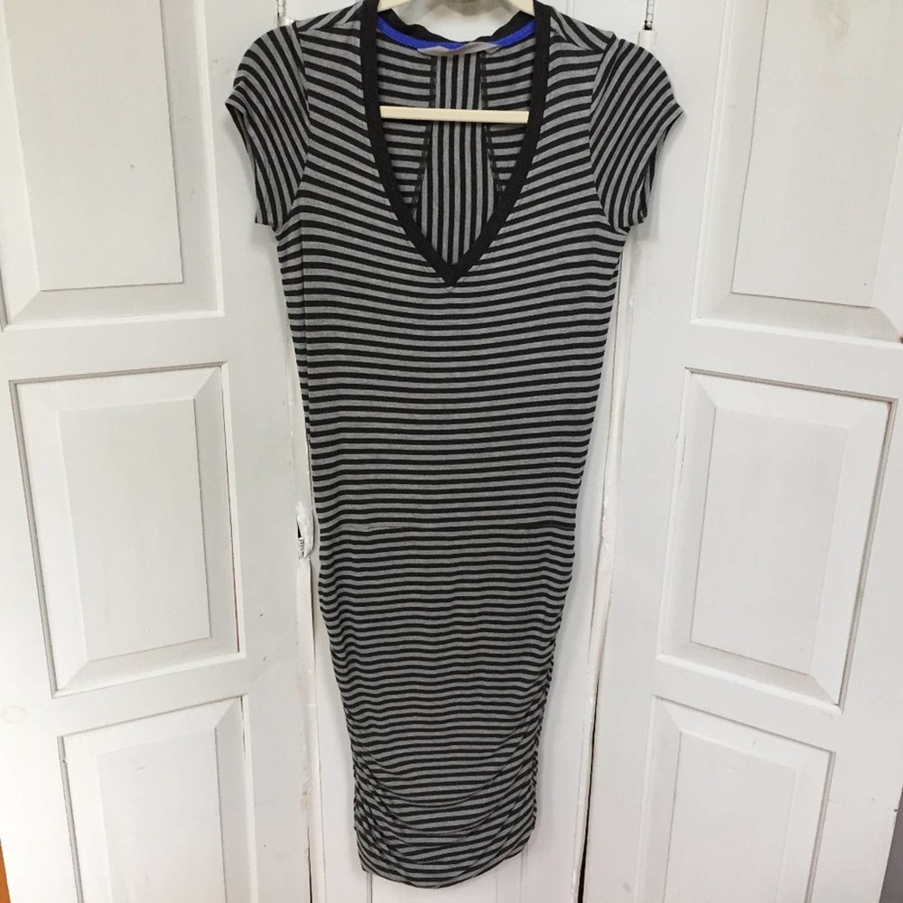 Athleta Gray Striped Ruched Dress
